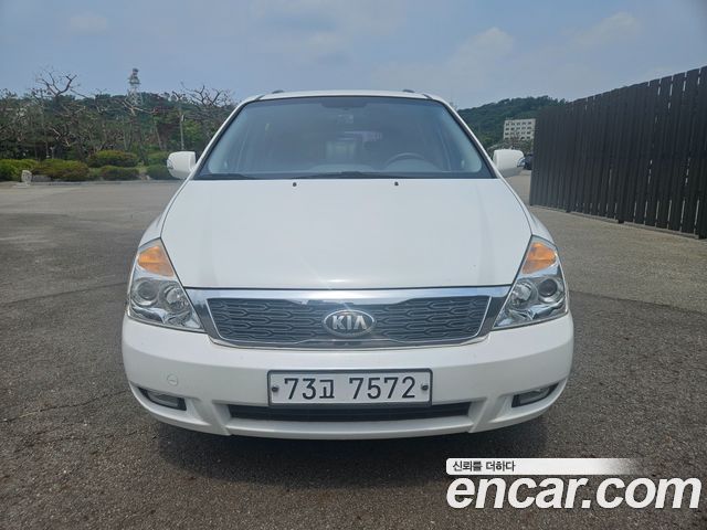 Kia Canival 2012