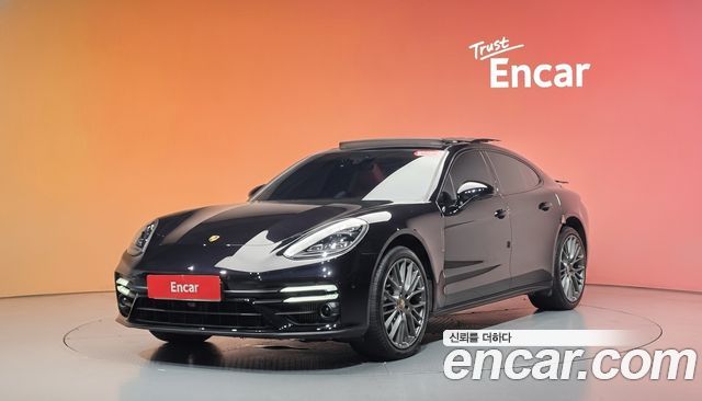 Porsche Panamera 2023