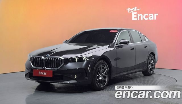 BMW 5-Series 2025