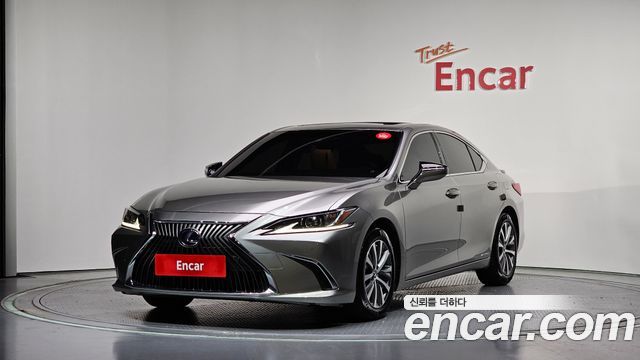 Lexus ES 2019