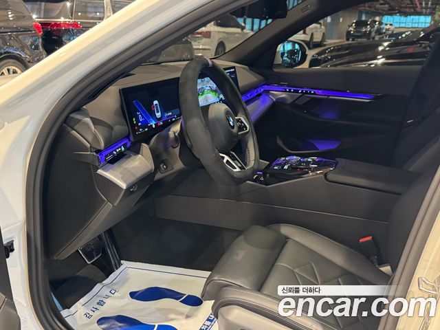 BMW 5-Series 2024