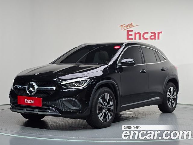 Mercedes-Benz GLA-Class 2021