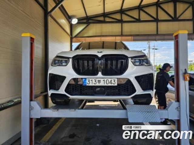 BMW X5M 2021