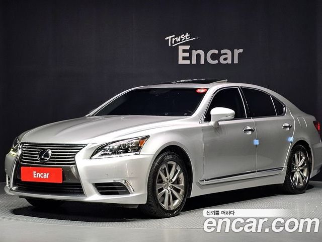 Lexus LS 2016