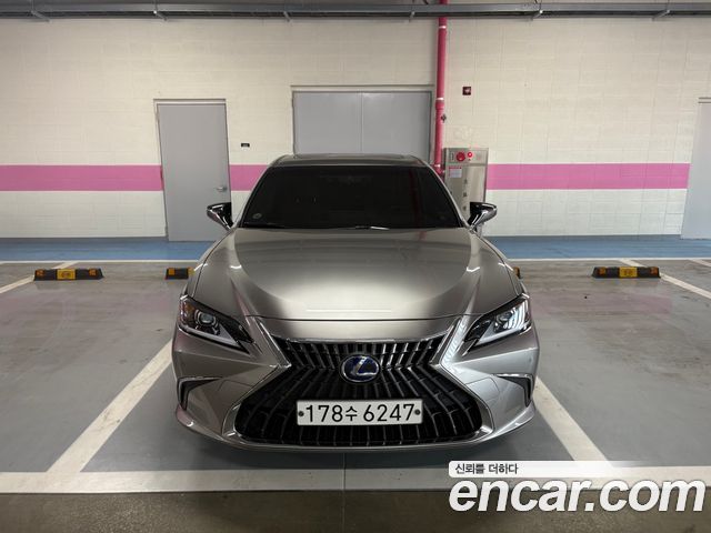 Lexus ES 2022