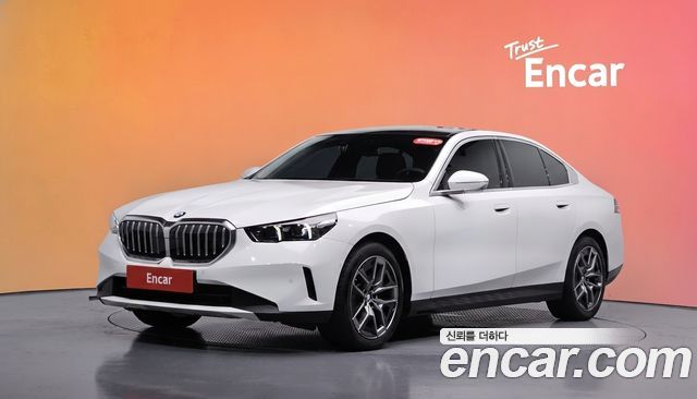 BMW 5-Series 2023