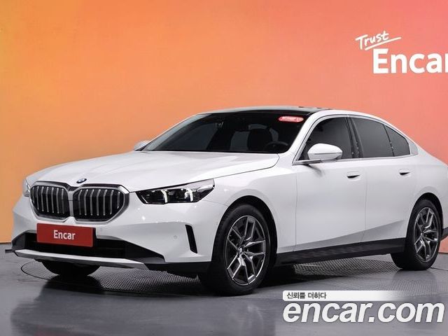 BMW 5-Series 2023