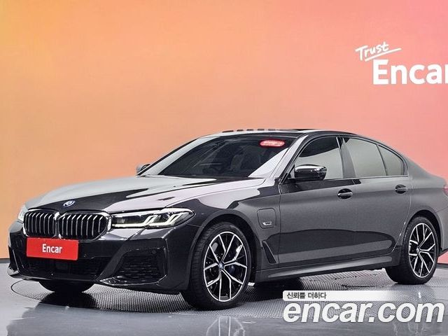 BMW 5-Series 2023