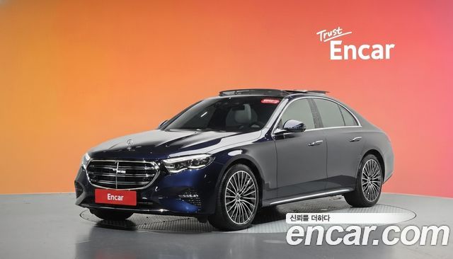 Mercedes-Benz E-Class 2024