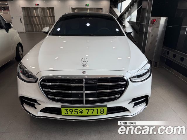 Mercedes-Benz S-Class 2024