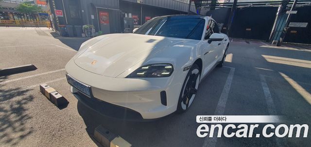 Porsche Taycan 2025