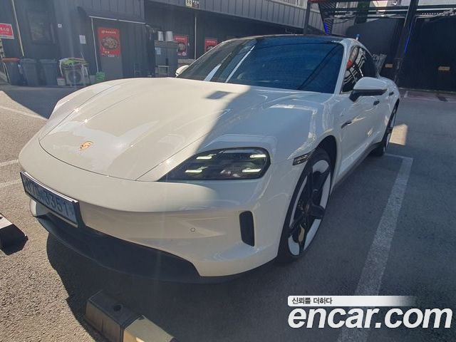 Porsche Taycan 2025