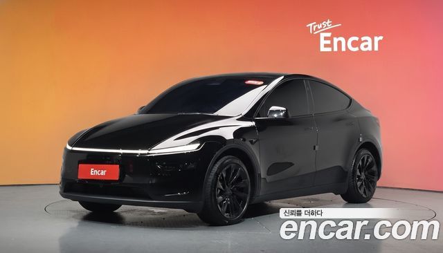 Tesla Model Y 2025