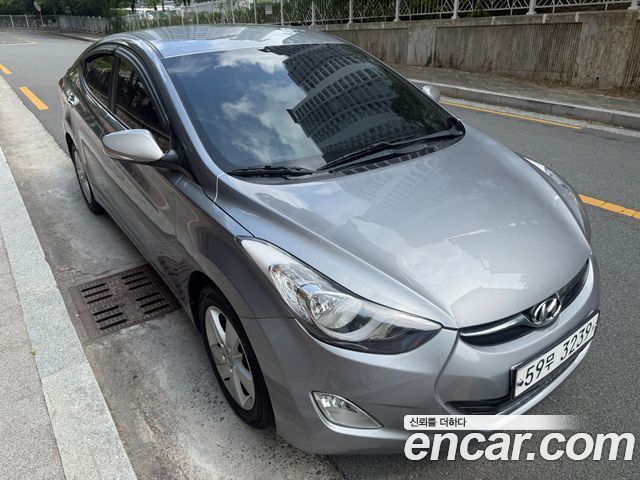 Hyundai AVANTE 2012