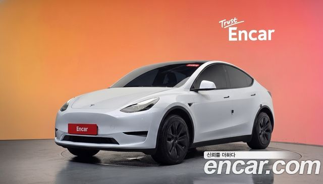 Tesla Model Y 2024