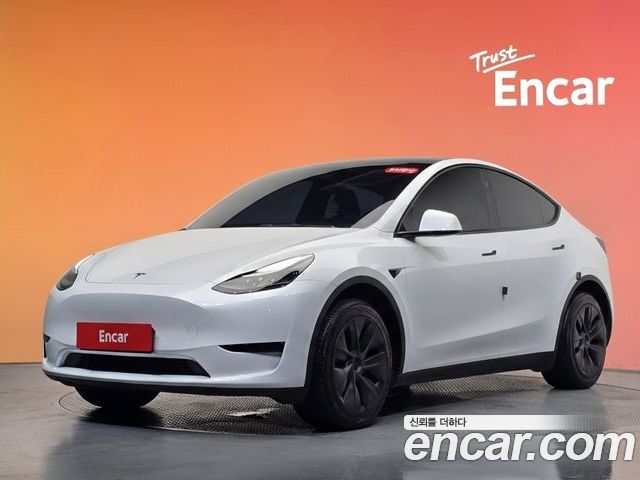 Tesla Model Y 2024