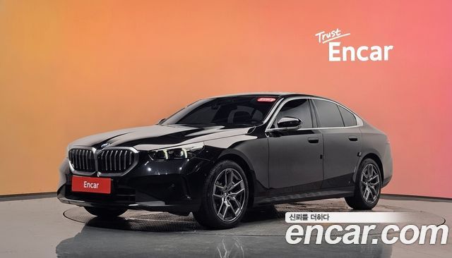 BMW 5-Series 2023