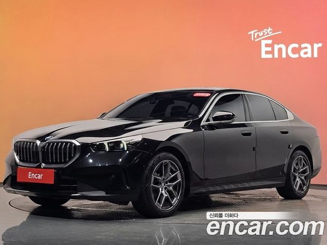 BMW 5-Series 2023