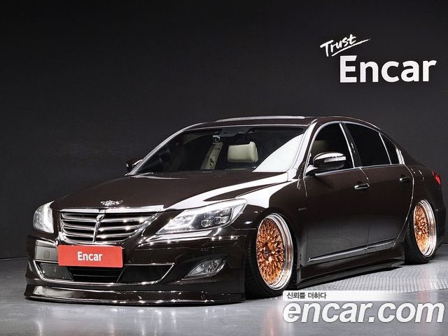 Hyundai Genesis 2012