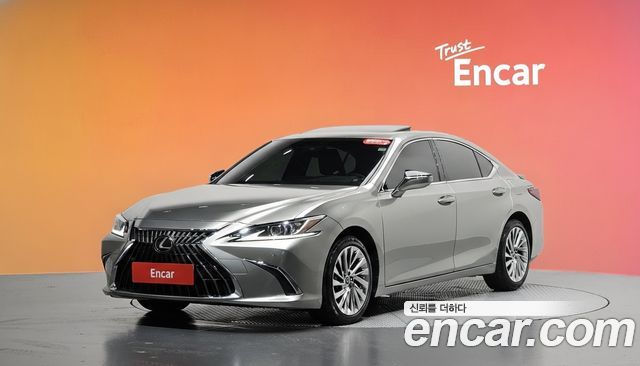 Lexus ES 2023