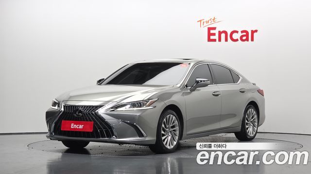 Lexus ES 2023