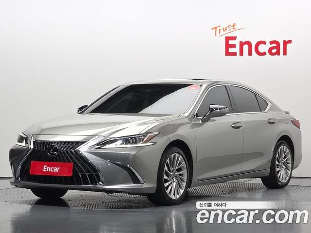 Lexus ES 2023