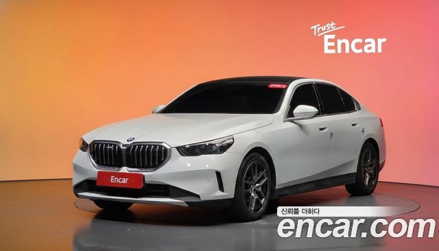 BMW 5-Series 2024