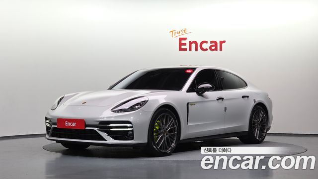 Porsche Panamera 2022