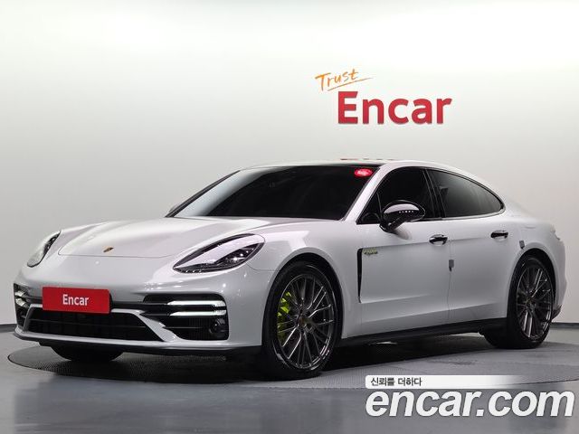 Porsche Panamera 2022