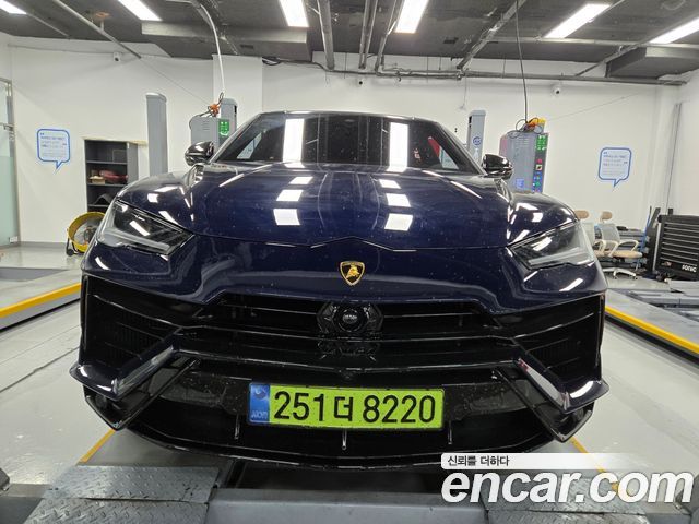 Lamborghini Urus 2024