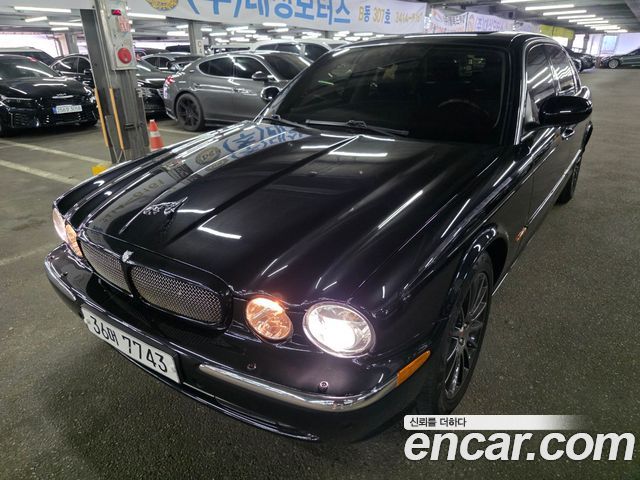 Jaguar XJ-8 2005