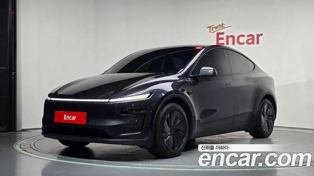 Tesla Model Y 2025