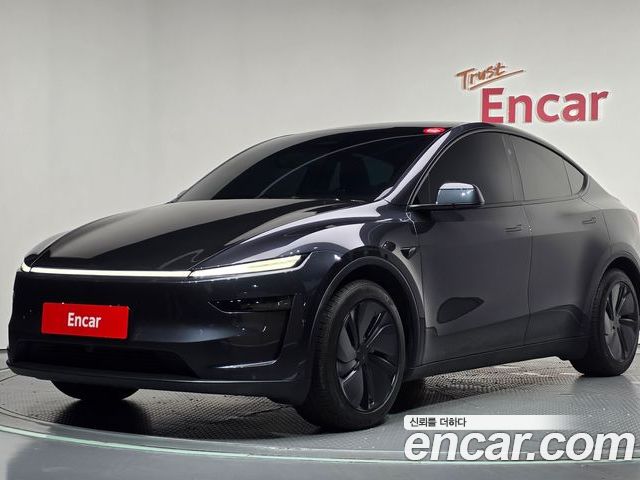 Tesla Model Y 2025