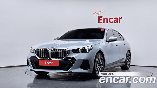 BMW 5-Series 2024