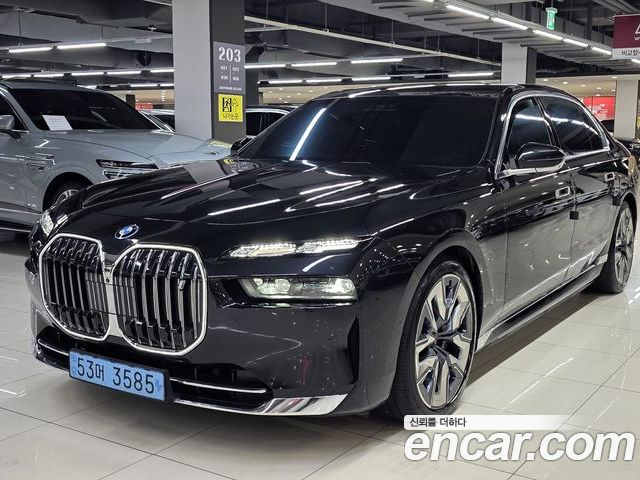 BMW i7 2023