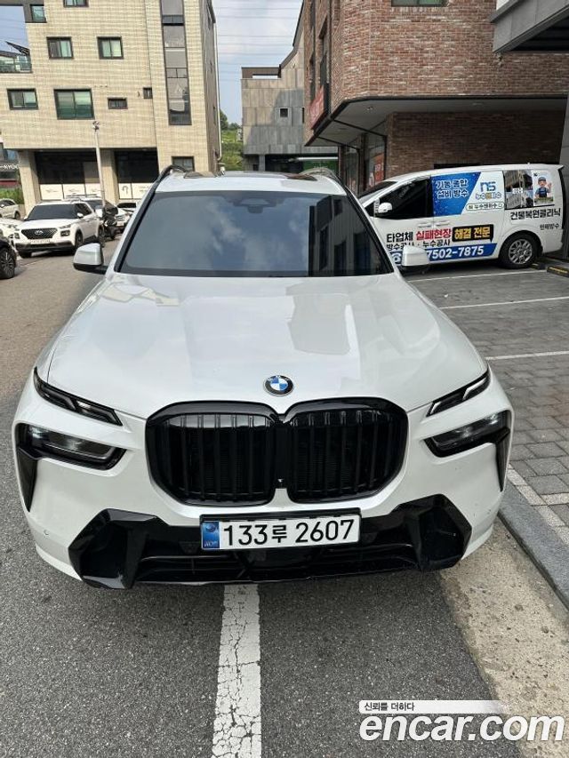 BMW X7 2025