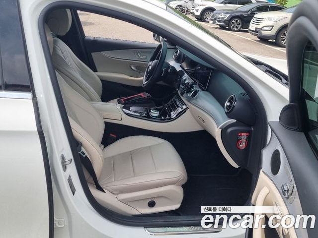 Mercedes-Benz E-Class 2021