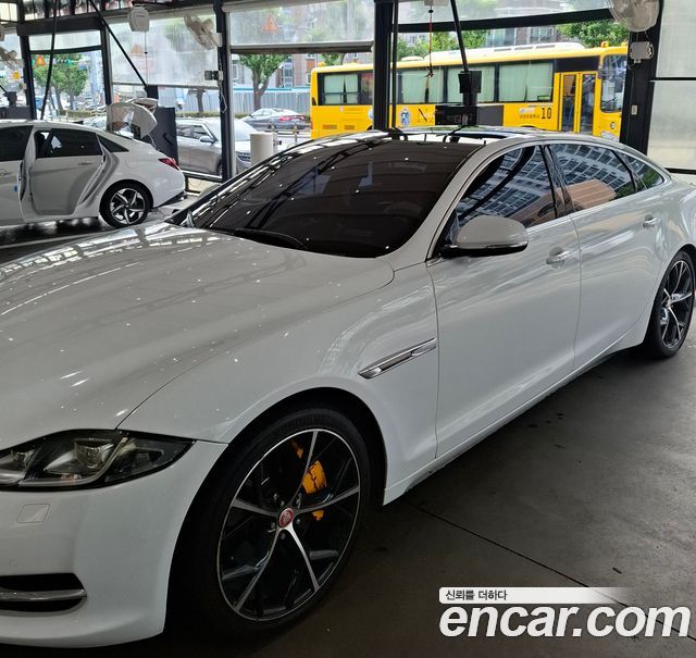 Jaguar XJ 2011