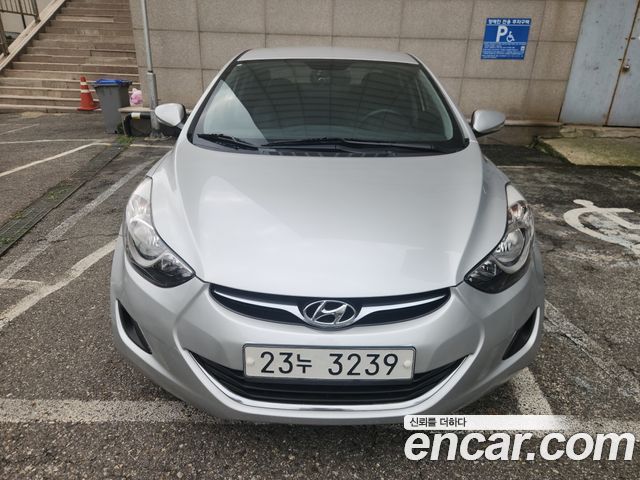 Hyundai AVANTE 2013