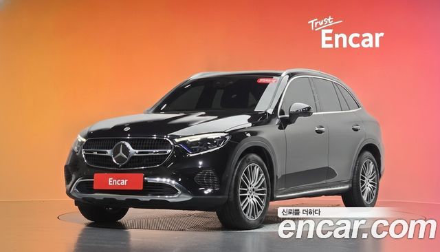 Mercedes-Benz GLC-Class 2023