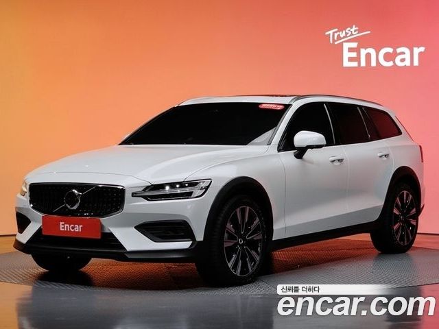 Volvo V60 2024