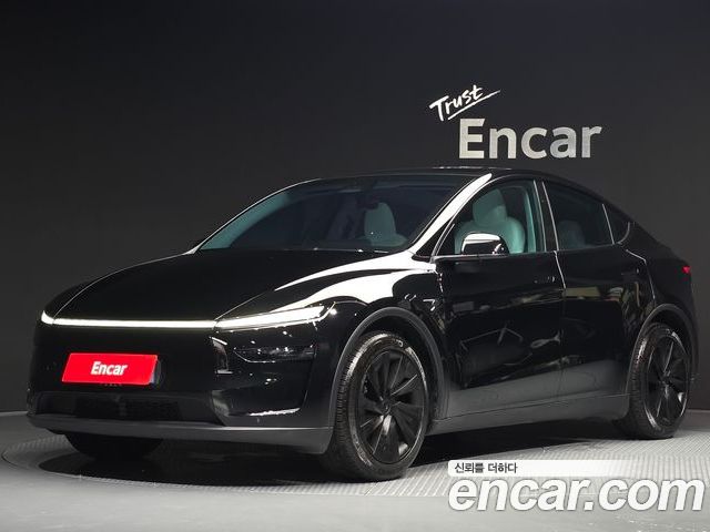 Tesla Model Y 2025