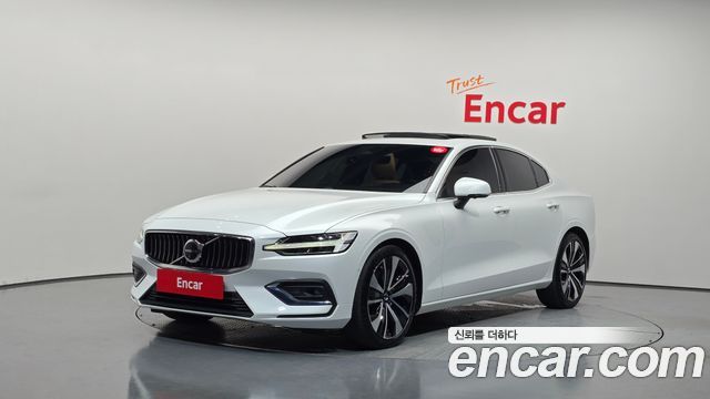 Volvo S60 2023