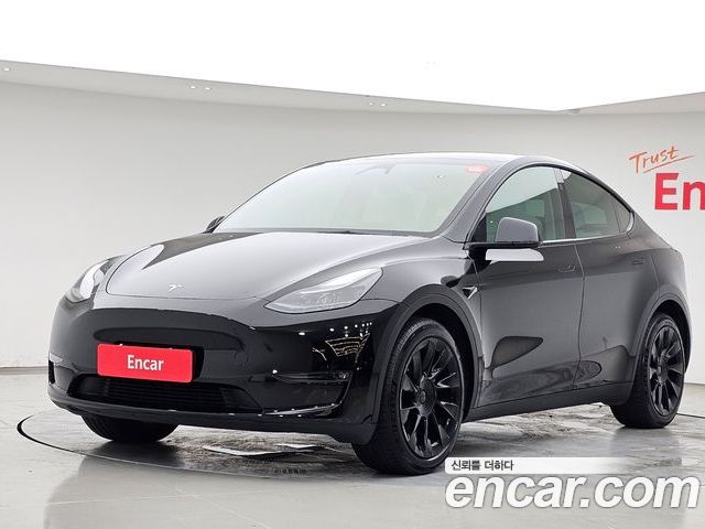 Tesla Model Y 2024