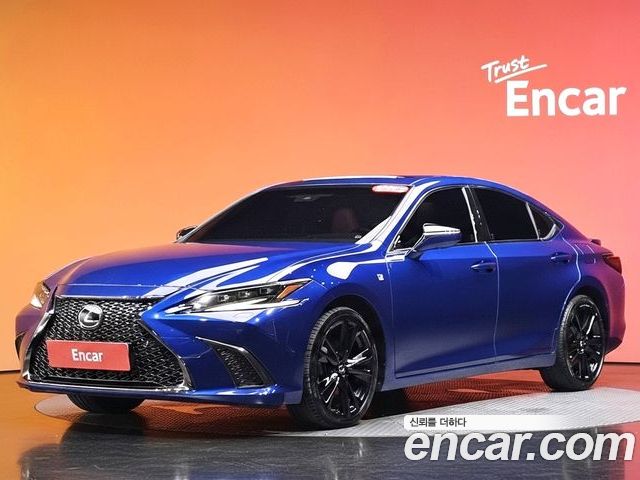 Lexus ES 2022
