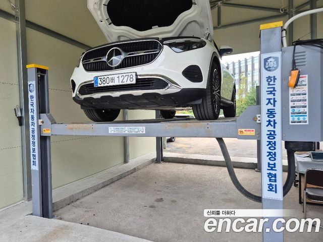 Mercedes-Benz GLC-Class 2024
