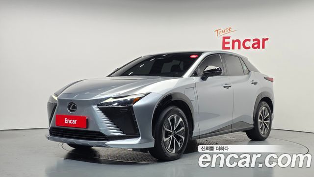 Lexus RZ 2023