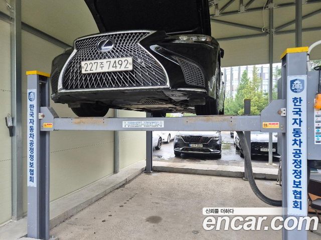 Lexus LS 2018