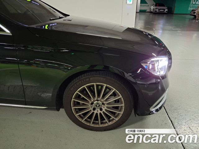 Mercedes-Benz E-Class 2022