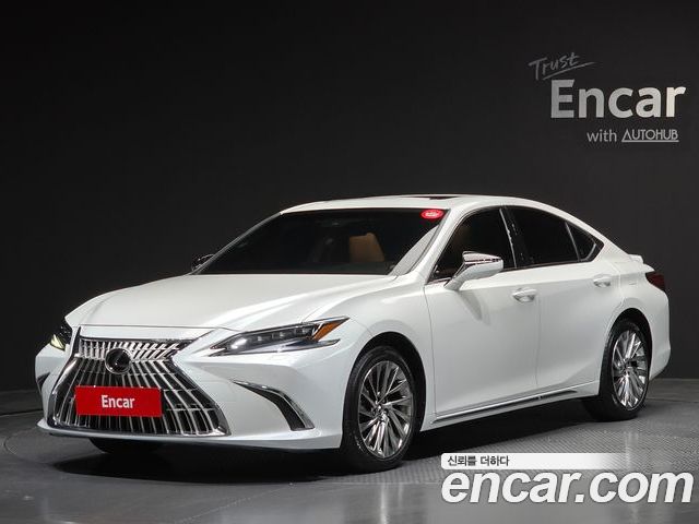 Lexus ES 2025